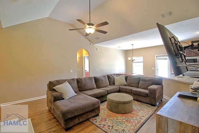 Building Photo - 50 Sunflower Cir NE