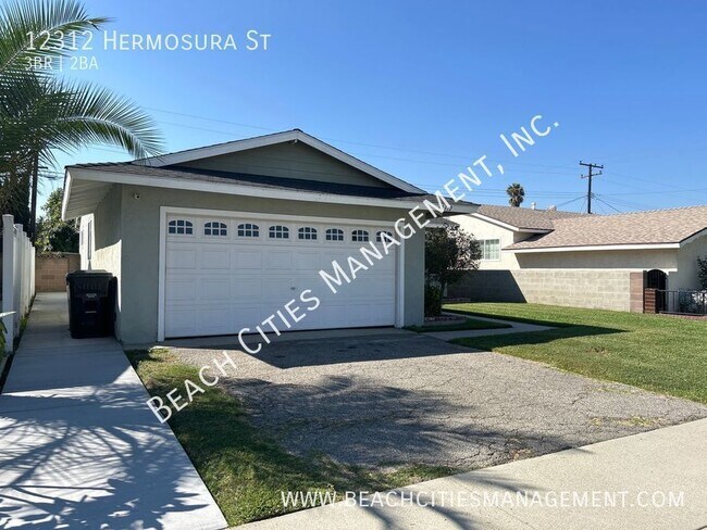Building Photo - Home Sweet Home!  Pet-Friendly, Large Den ...