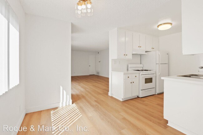 Building Photo - 2 br, 2 bath Apartment - 2927 Arizona Avenue