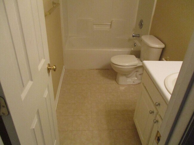 Foto del edificio - 107 Hillside Ct