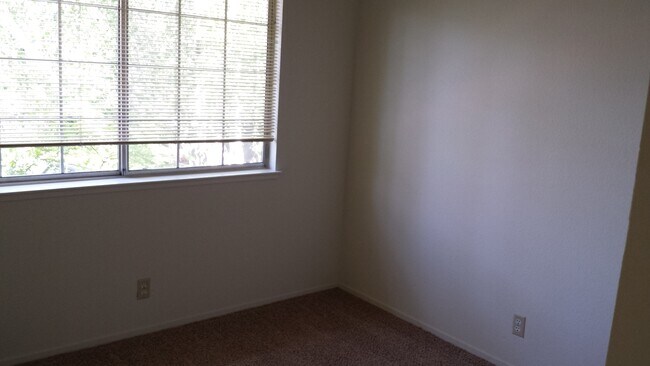 Foto del edificio - Lovely Pleasanton Townhouse