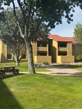 Building Photo - 2194 N Pantano Rd