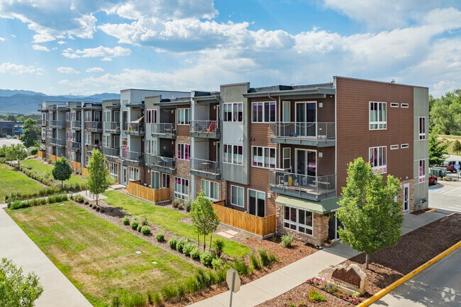 Building Photo - Boulder View