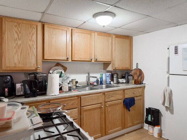 Building Photo - 3701 N Racine Ave