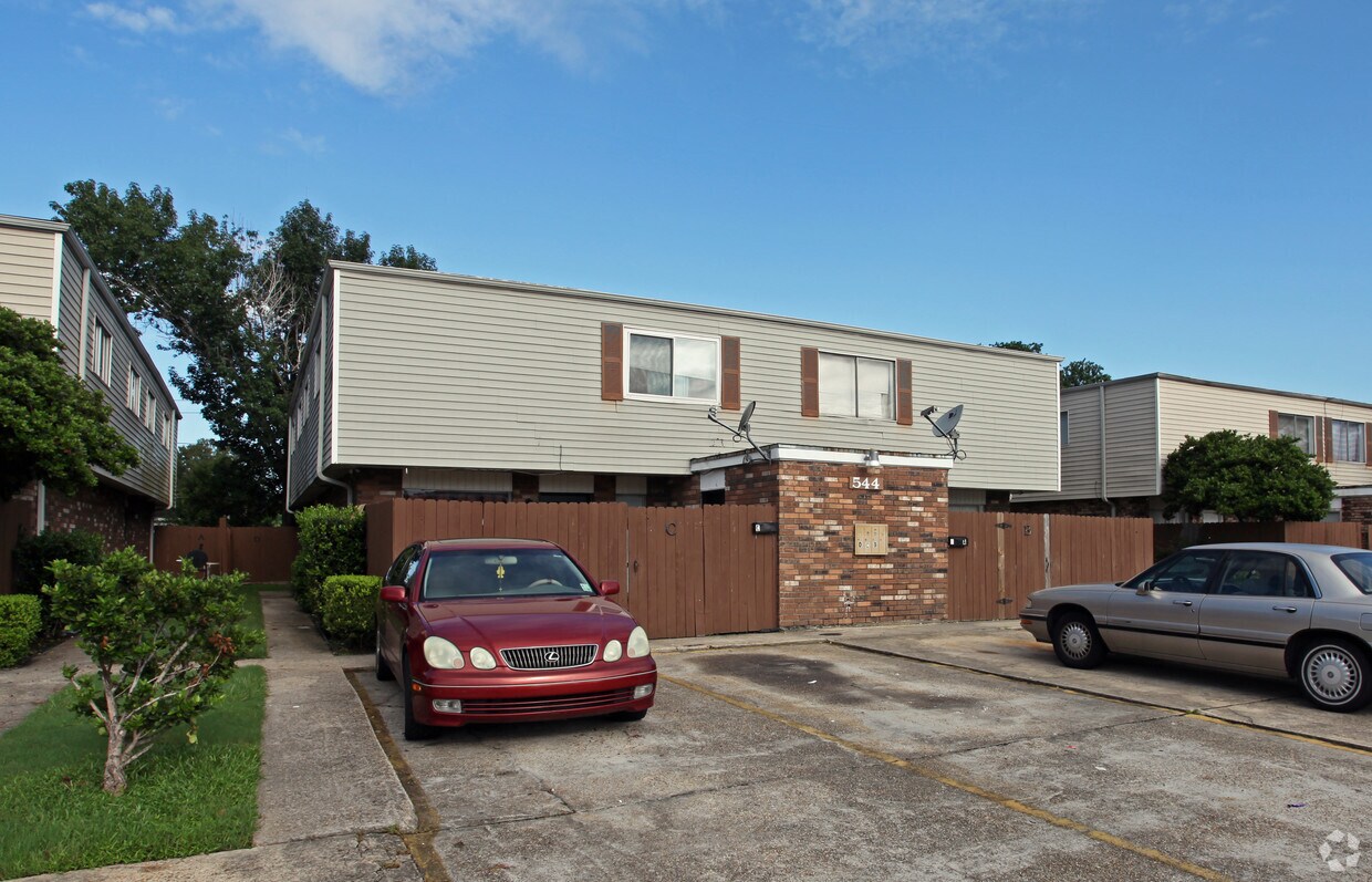 536548 Terry Pky, Gretna, LA 70056 Apartments in Gretna, LA