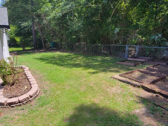 Building Photo - 3579 Kingsview Dr