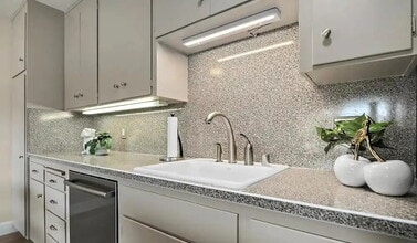 Building Photo - 1458 Hudson St