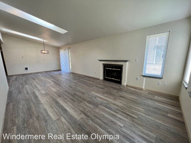 Building Photo - 3 br, 2 bath House - 9023 Steilacoom Rd SE
