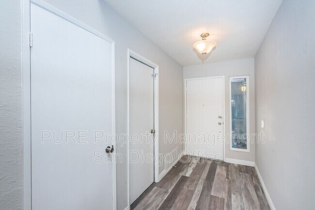 Building Photo - 658 Hunter St