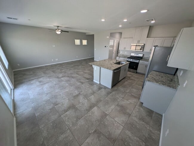 Building Photo - 5224 Sunstone Mesa Dr