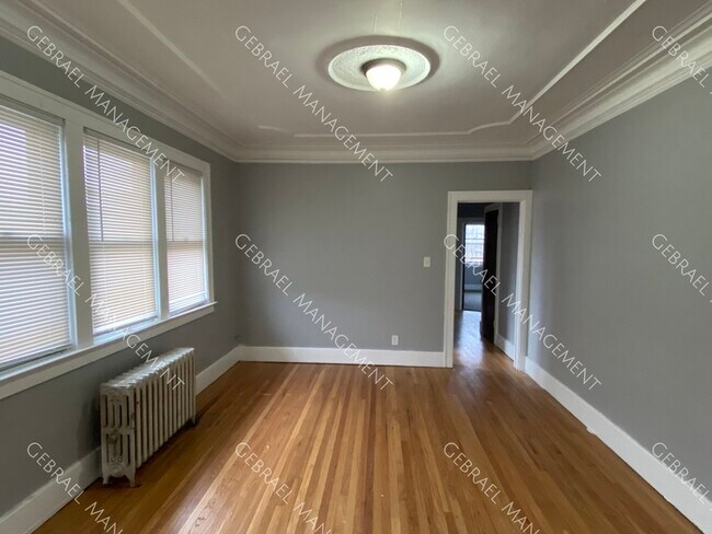 Building Photo - 2987 Glendale Ave