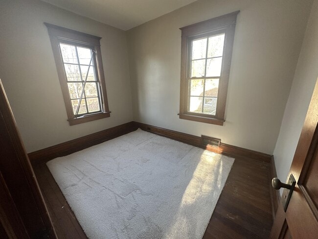 Building Photo - 2714 Pinard St