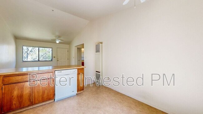 Foto del edificio - 5222 Fulton Rd