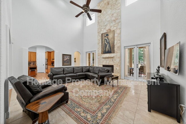 Building Photo - 24915 Estancia Cir