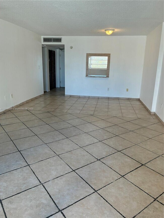 Foto del edificio - 16400 NE 17th Ave