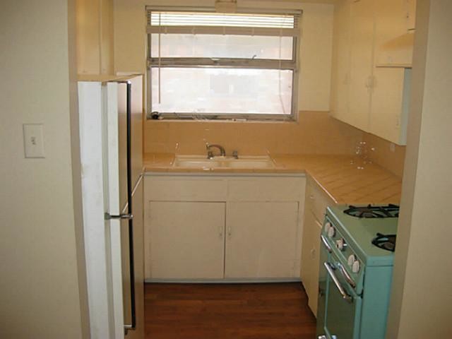 Building Photo - 5833 Oram St