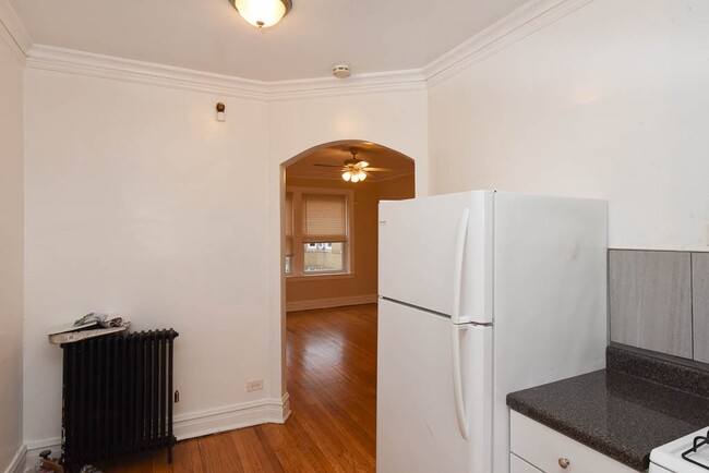 Building Photo - 4826.5 W Addison St