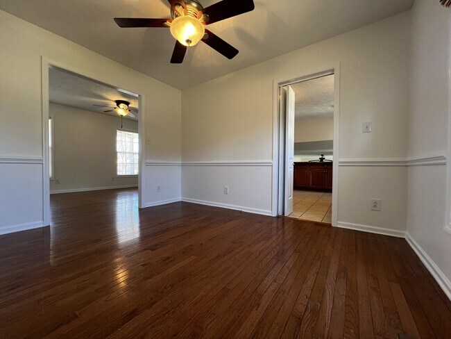 Building Photo - 4 Bedrooms in Grays Creek w/ In Ground Pool