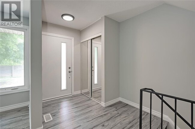 Building Photo - 270 Montmorency Dr