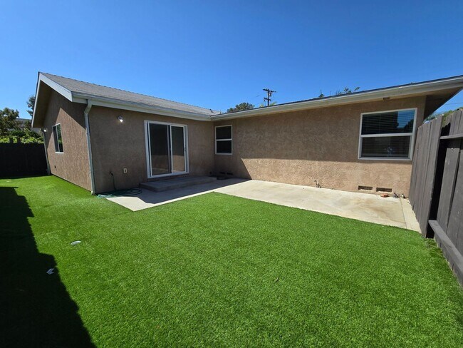 Foto del edificio - 5BD/3BA on Adobe Dr!!