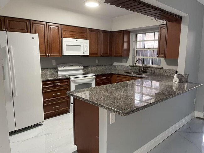 2025 SO FLO Real Estate Group 12162 SW 51st PL Cooper City - 12162 SW 51st Pl