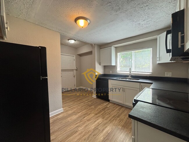 Photo - Renovated Fenced 4 Bedroom with 1.5 Bath, in Near East Side Available NOW! House