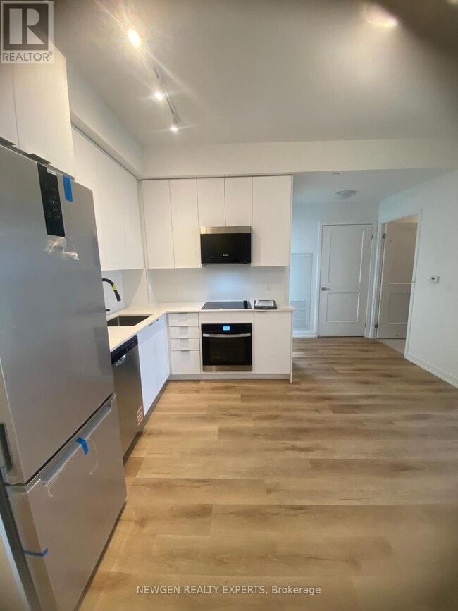 Photo du bâtiment - 498-2498 Caldari Rd