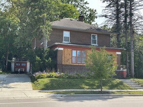 Building Photo - 701 S Main St