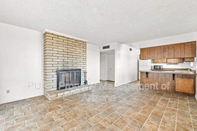 Building Photo - 2604 W Ellis Dr