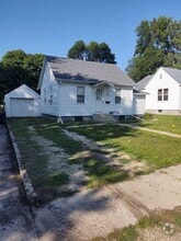 Building Photo - 907 5th St