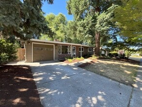 Building Photo - 12840 SW Faircrest St