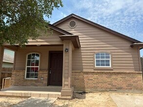 Building Photo - 4740 Loma Vista Dr