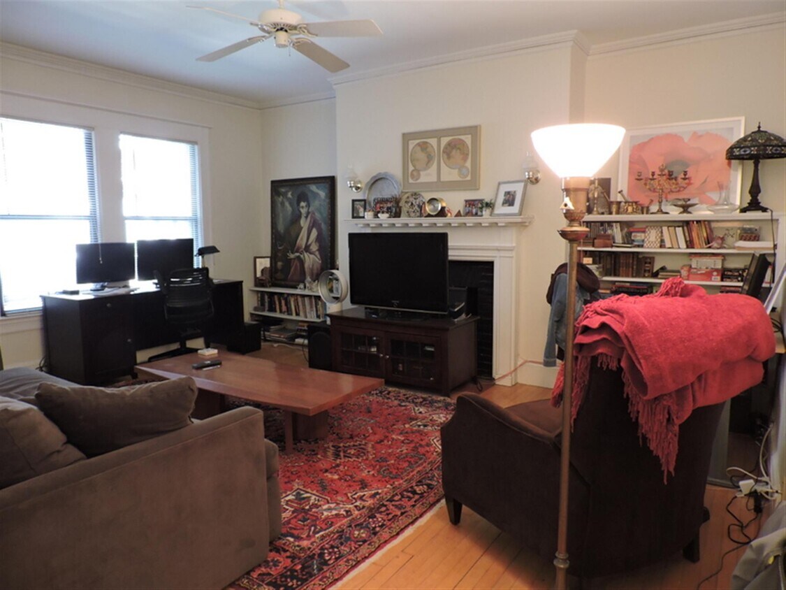 Primary Photo - 16 Prescott St