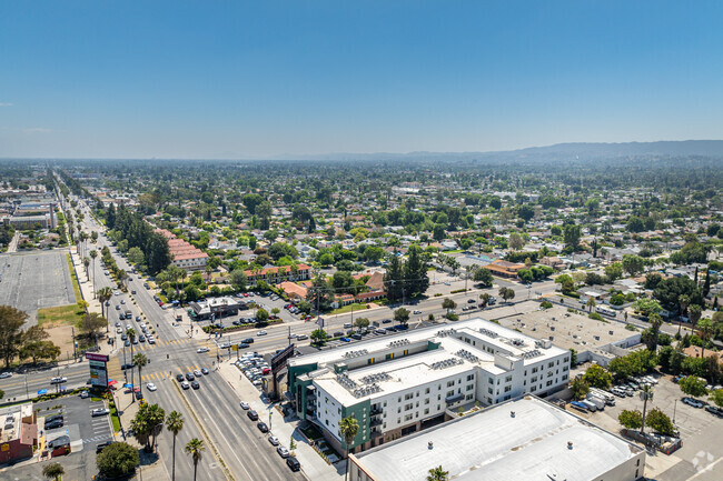 Context - Palm Vista Apartments