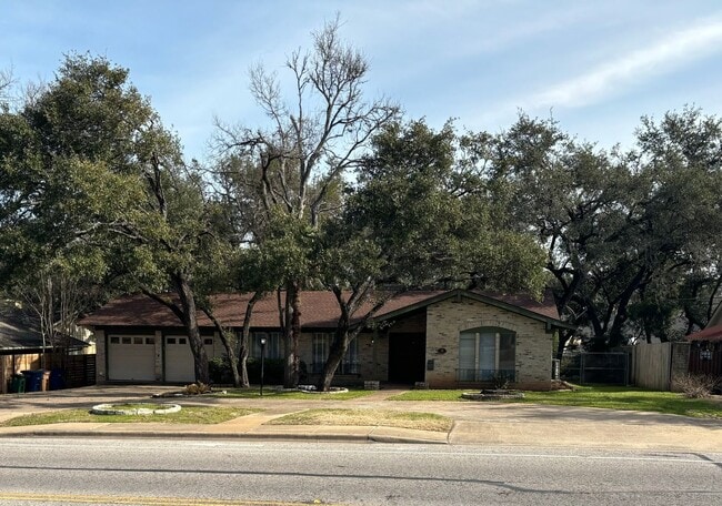 Building Photo - Northwest Hills Mid-Century Home