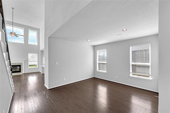 Building Photo - 7435 Saddle Tree Dr