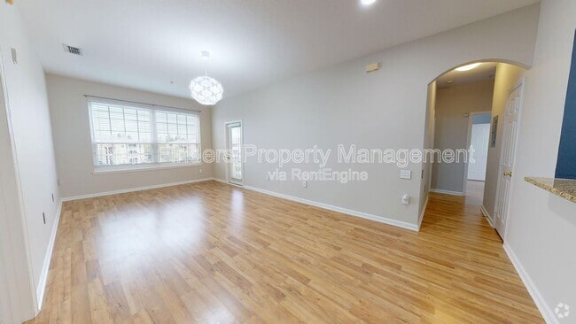 Building Photo - 7990 Baymeadows Rd E