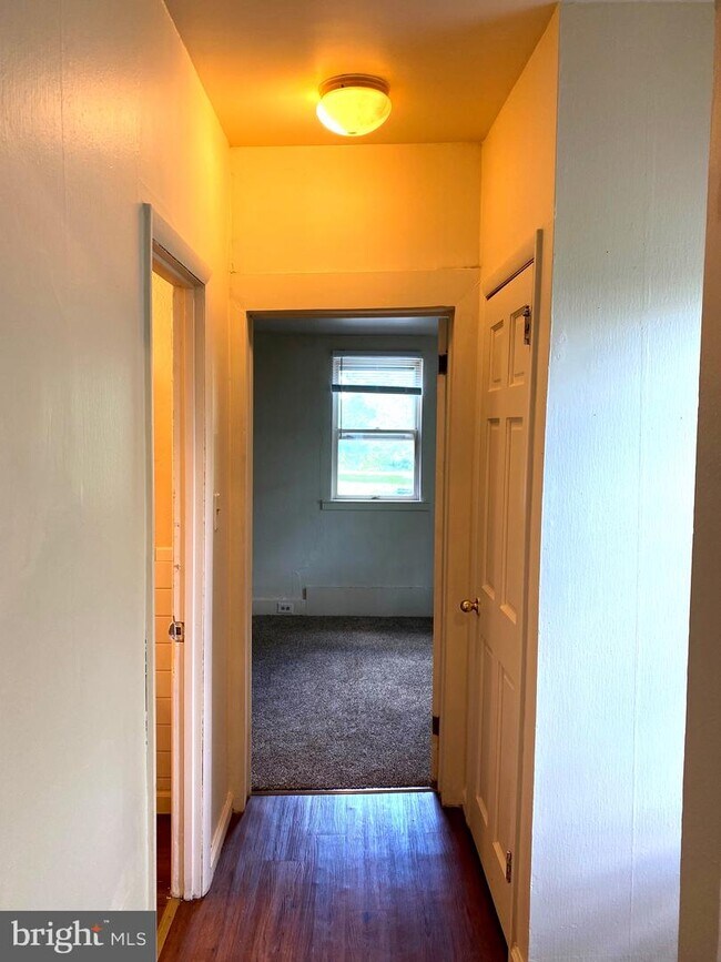 725 W Broad St Unit 3, Quakertown, PA 18951 Room for Rent in