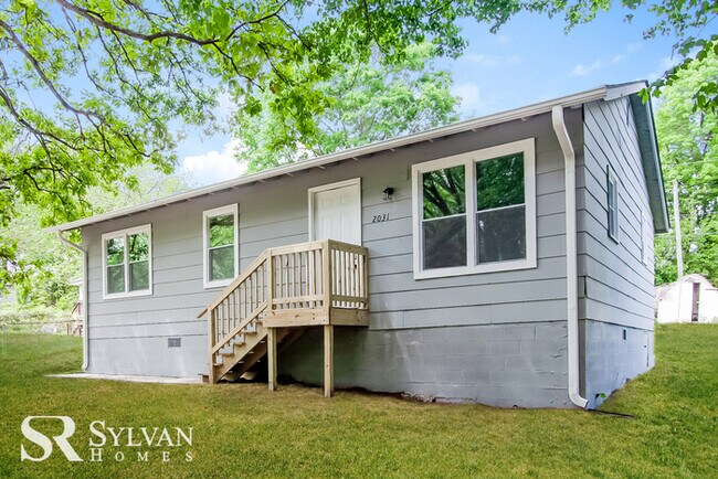 Building Photo - Sweet 3BR 1.5BA home