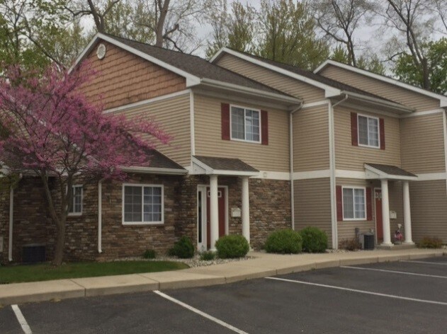 Foto principal - Rivers Bluff Townhomes Senior Community