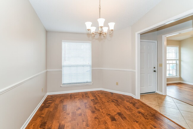 Building Photo - 12251 Rochford Ln