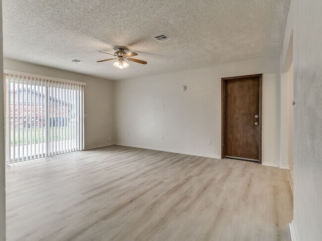 Foto del edificio - 2b 2ba in Piedmont Schools