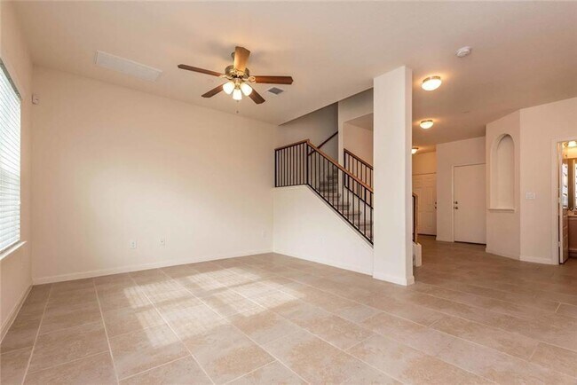 Foto del edificio - 1620 Bryant Dr