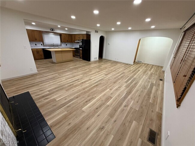 Foto del edificio - 230 E 21st St