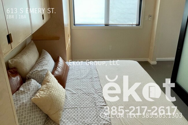 Foto del edificio - 613 Emery St W