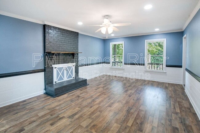 Building Photo - 400 Grinell Dr