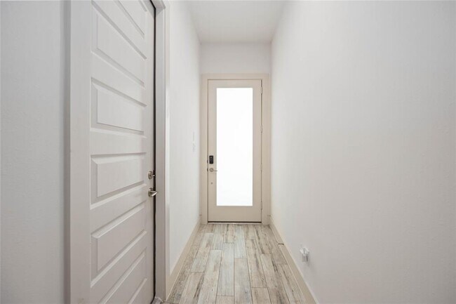 Building Photo - 4021 St Peter Ln