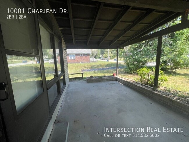 Building Photo - 10001 Charjean Dr