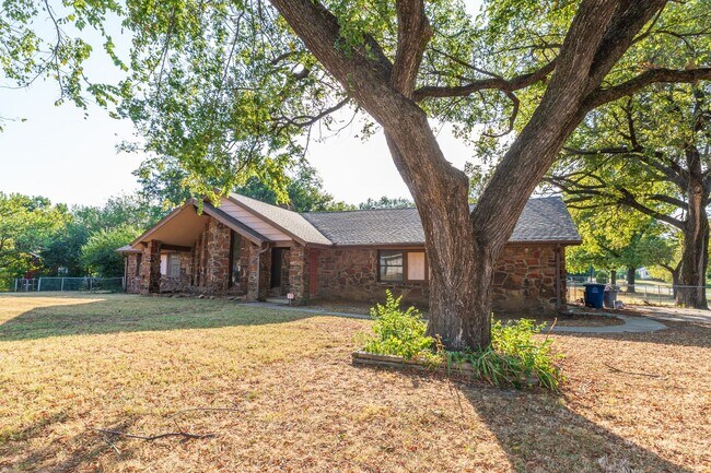 Foto del edificio - 4 Bed 2 Bath Rental Home in Tulsa - Coming...