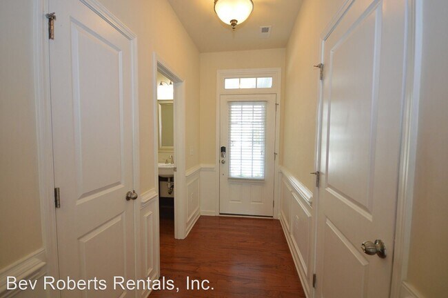 Building Photo - 3 br, 2.5 bath House - 628 Briarcliff Street